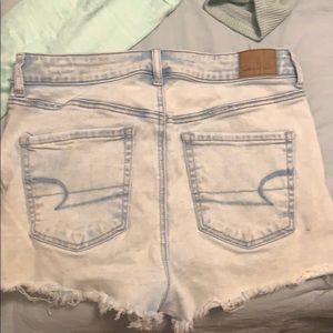 AE shorts light wash!